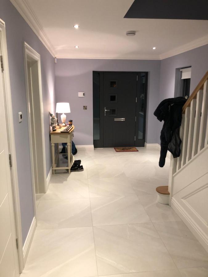 1 Luxurious Room In Family Home 킬라니 외부 사진