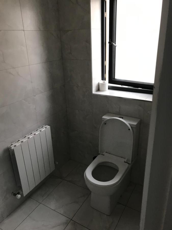1 Luxurious Room In Family Home 킬라니 외부 사진