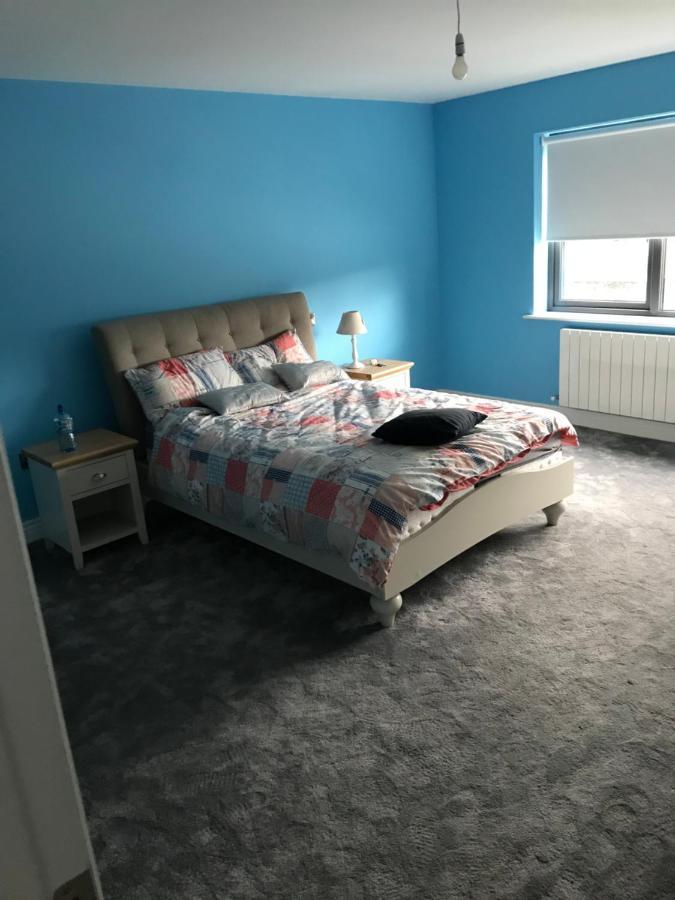 1 Luxurious Room In Family Home 킬라니 외부 사진